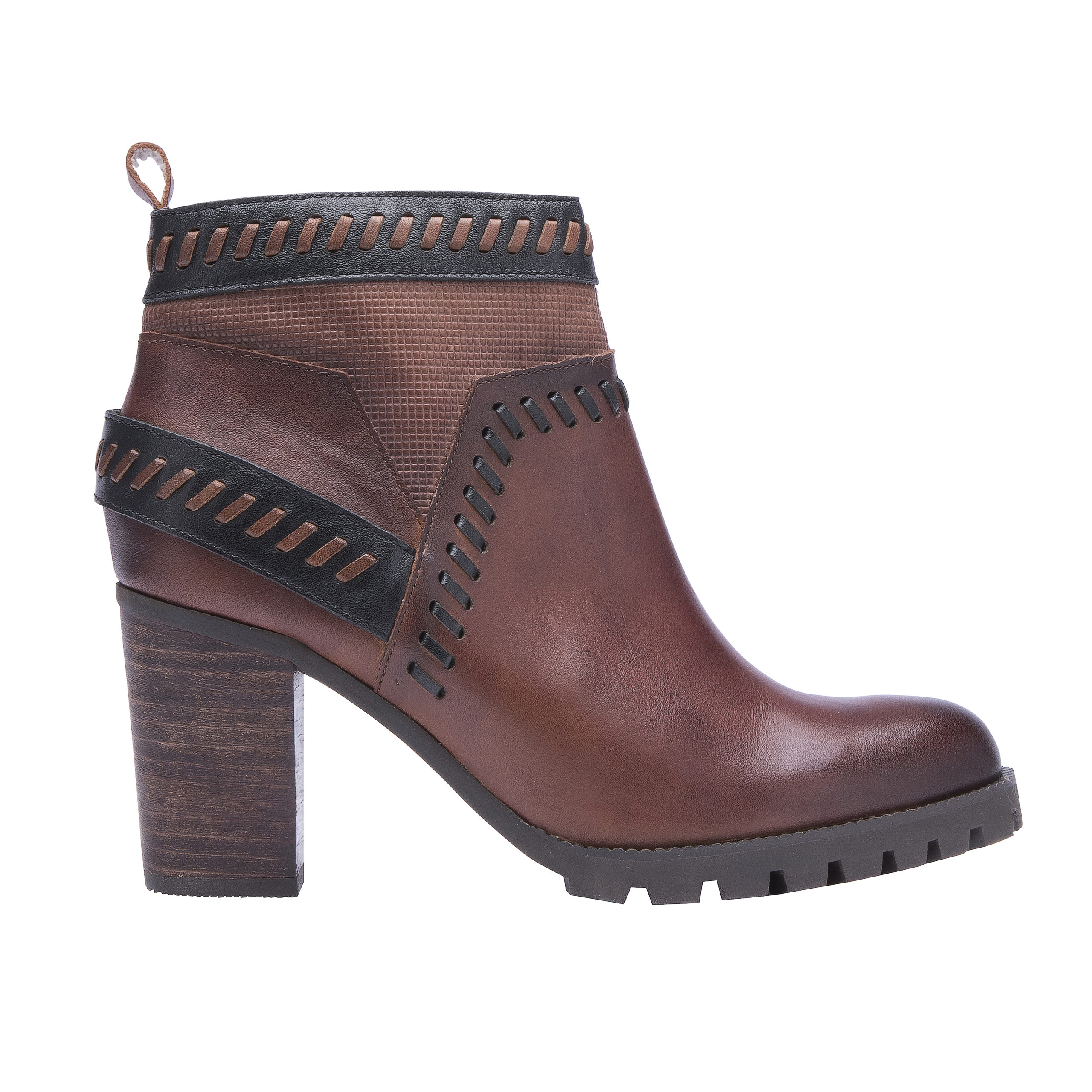 Ludik Tan and Black Short Boot